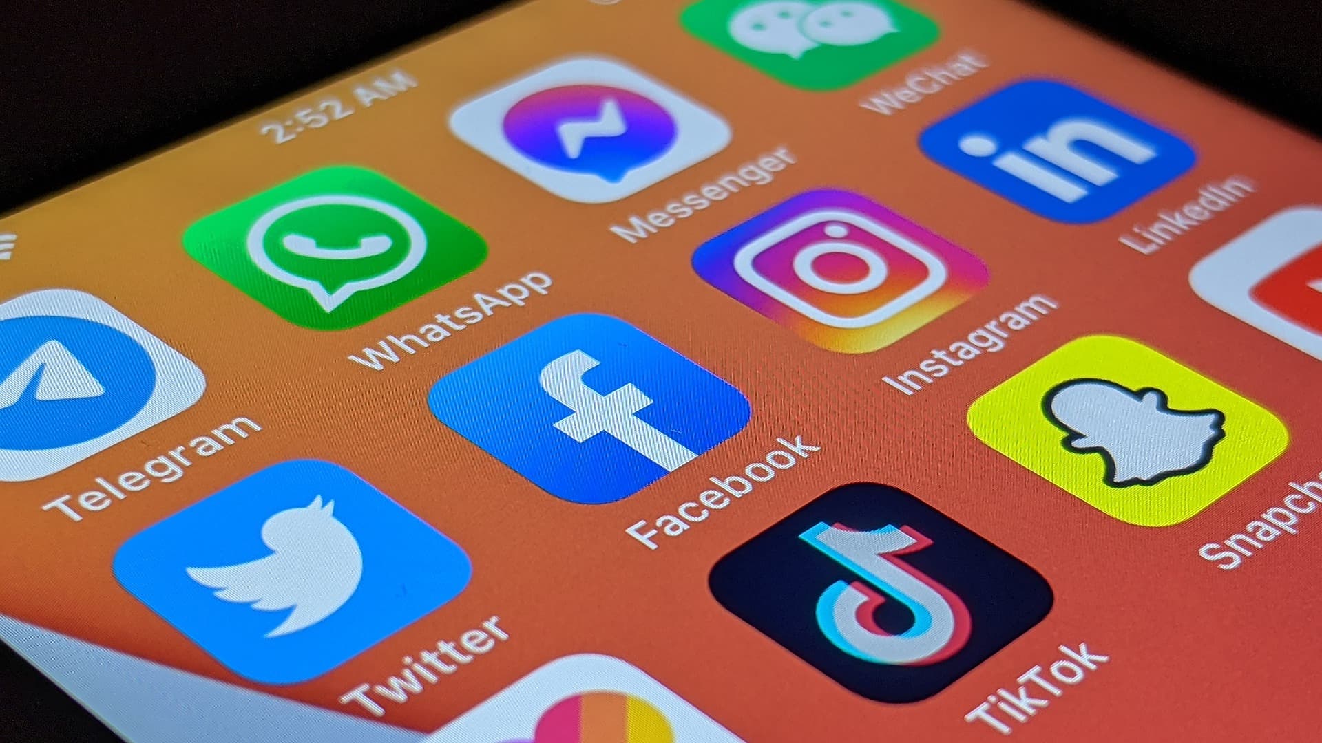 Estrategias comprobadas para difundir tu menú digital con pedidos por WhatsApp en redes sociales y mesas